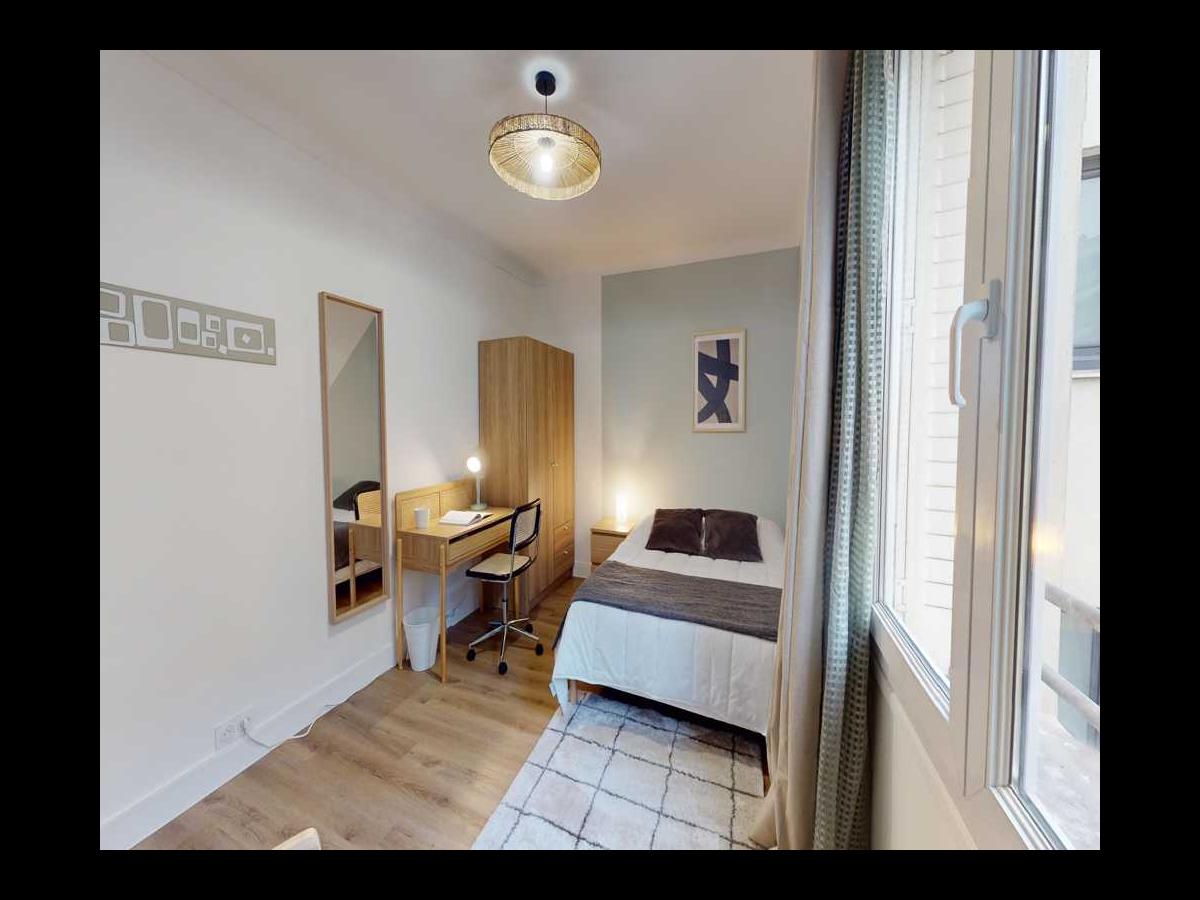 Colocation à Lille : Chambre lumineuse · Lille — 6 pièces au total (photo 3/6)