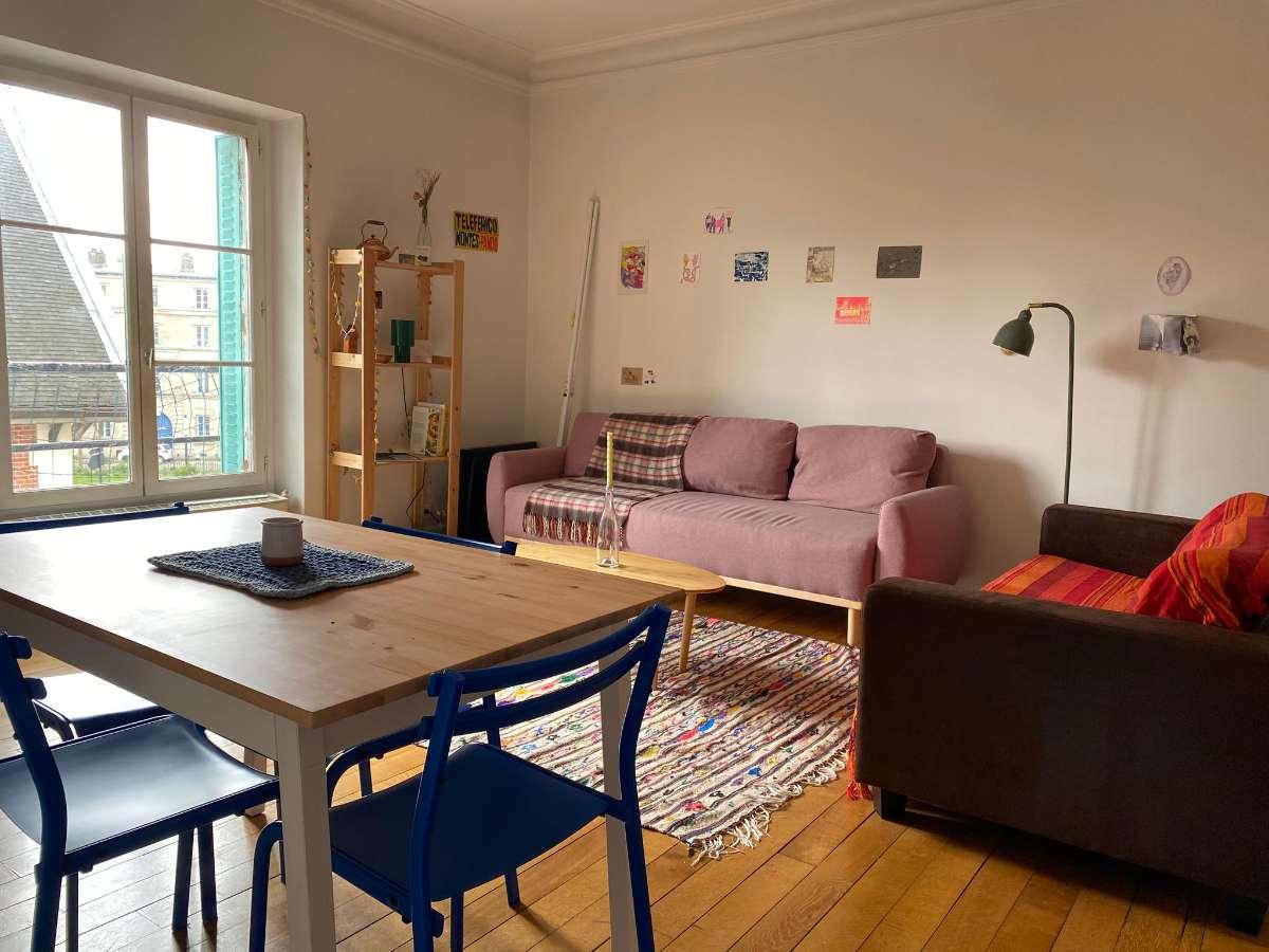 Colocation à Orléans : Chambre lumineuse · Orléans — 2 pièces au total (photo 3/6)