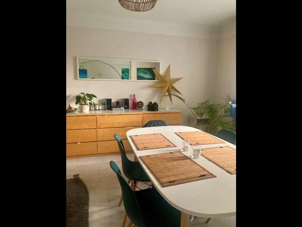Colocation à Saint-Étienne : Chambre lumineuse · Saint-Étienne — 5 pièces au total (photo 1/6)