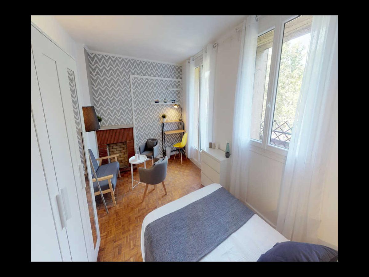 Colocation à Lille : Colocation Lille — chambre meublée · République · (photo 4/6)