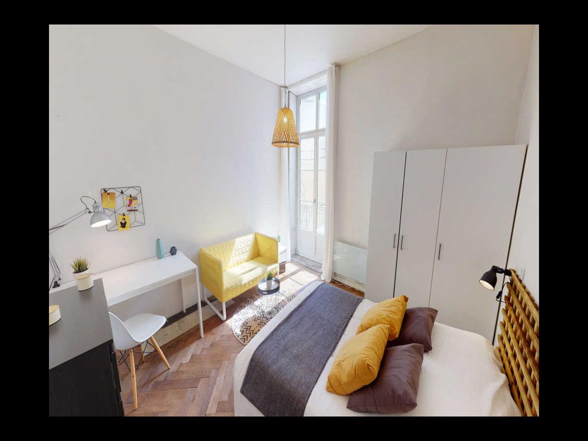 Colocation à Montpellier : Chambre avec bureau · Montpellier (49 m² le logement) (photo 4/6)