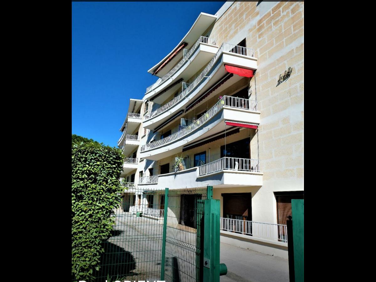 Colocation à Lyon — Chambre avec bureau · Lyon (83 m² le logement)
