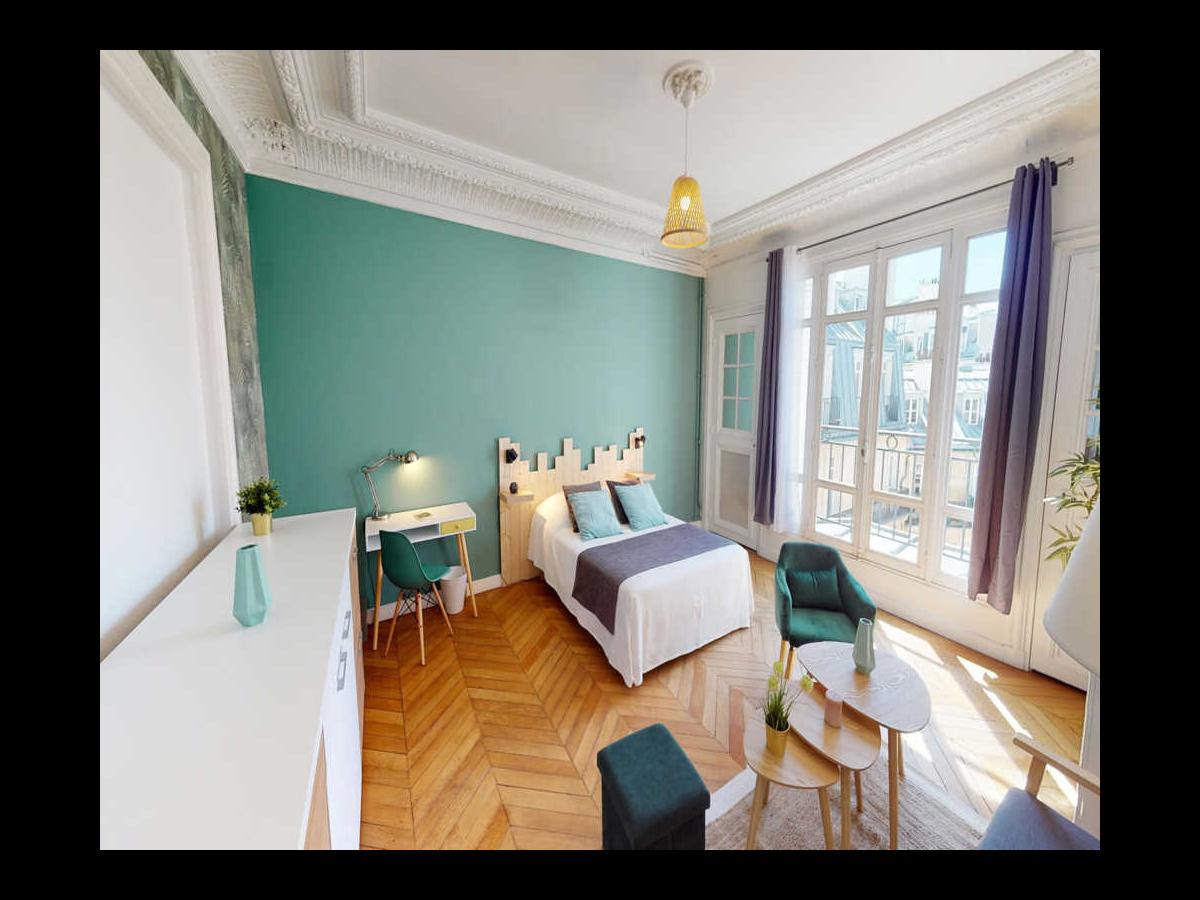 Colocation à Lyon : Chambre avec bureau · Lyon (85 m² le logement) (photo 5/6)