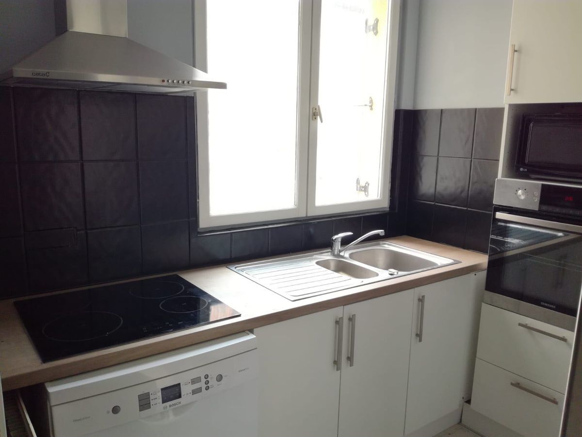 Colocation à Annecy : Chambre lumineuse · Annecy — 4 pièces au total (photo 5/6)
