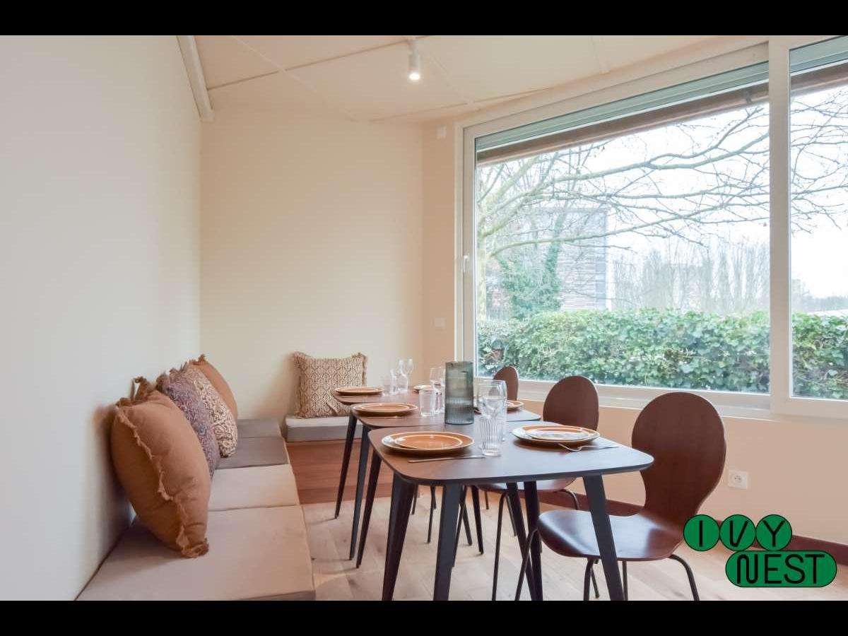 Colocation à Bayonne — Chambre lumineuse · Bayonne — 6 pièces au total Colocation à Bayonne — Chambre lumineuse · Bayonne — 6 pièces au total