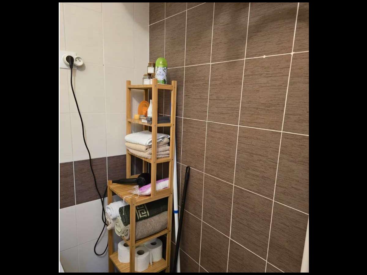 Colocation à Le Havre : Chambre avec bureau · Le Havre (86 m² le logement) (photo 2/6)