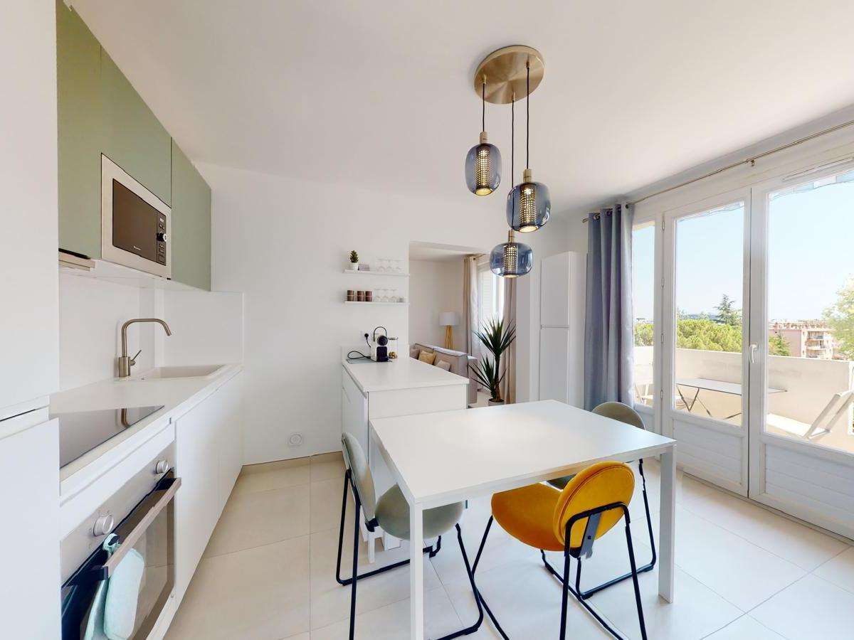 Colocation à Strasbourg : Colocation Strasbourg — chambre meublée · Neudorf · (photo 3/6)