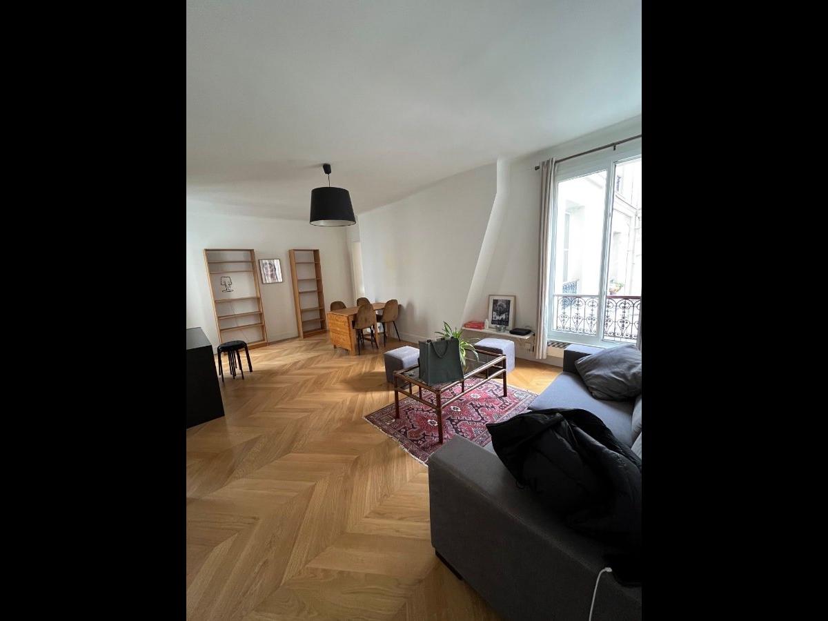 Colocation à Paris : Chambre avec bureau · Paris (51 m² le logement) (photo 5/6)