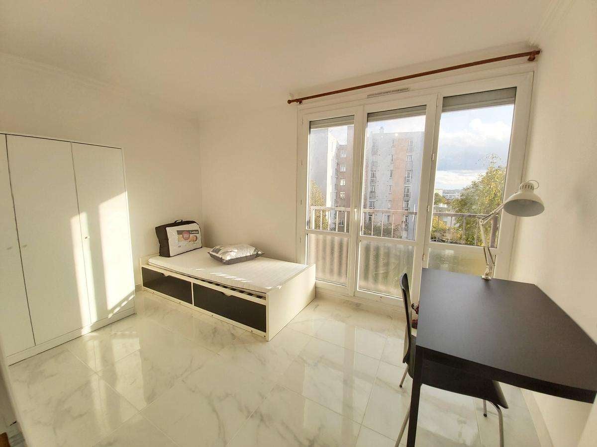 Colocation à Saint-Malo : 3 colocs / chambre dans appart 74 m² · Saint-Malo (photo 2/6)