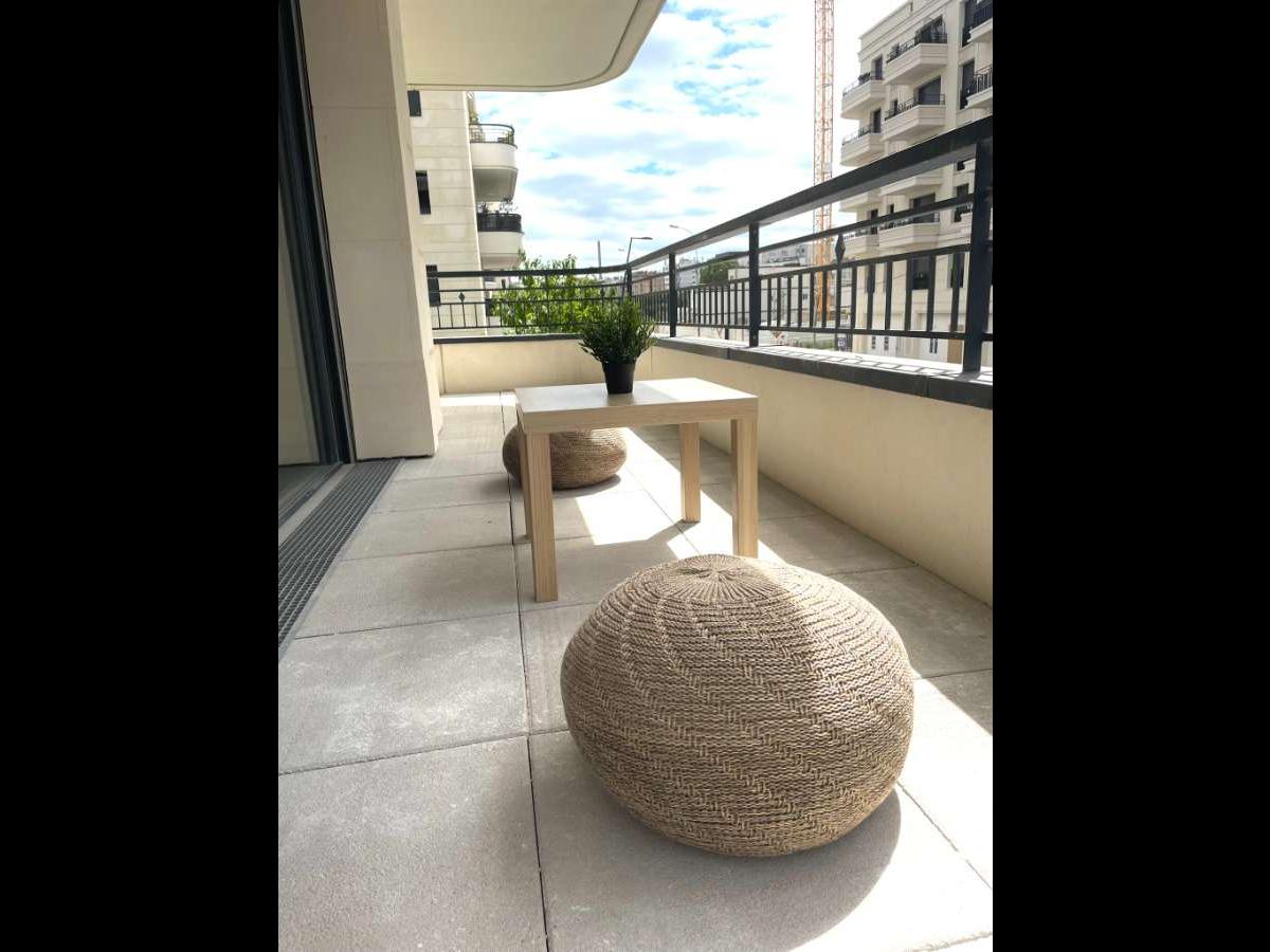 Colocation à Hyères : Chambre lumineuse · Hyères — 2 pièces au total (photo 4/6)