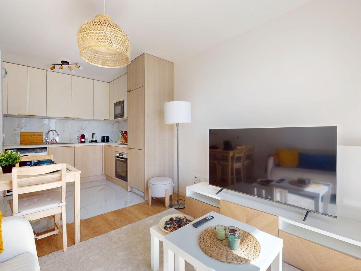 Colocation à Bayonne — Chambre avec bureau · Bayonne (72 m² le logement) Colocation à Bayonne — Chambre avec bureau · Bayonne (72 m² le logement)