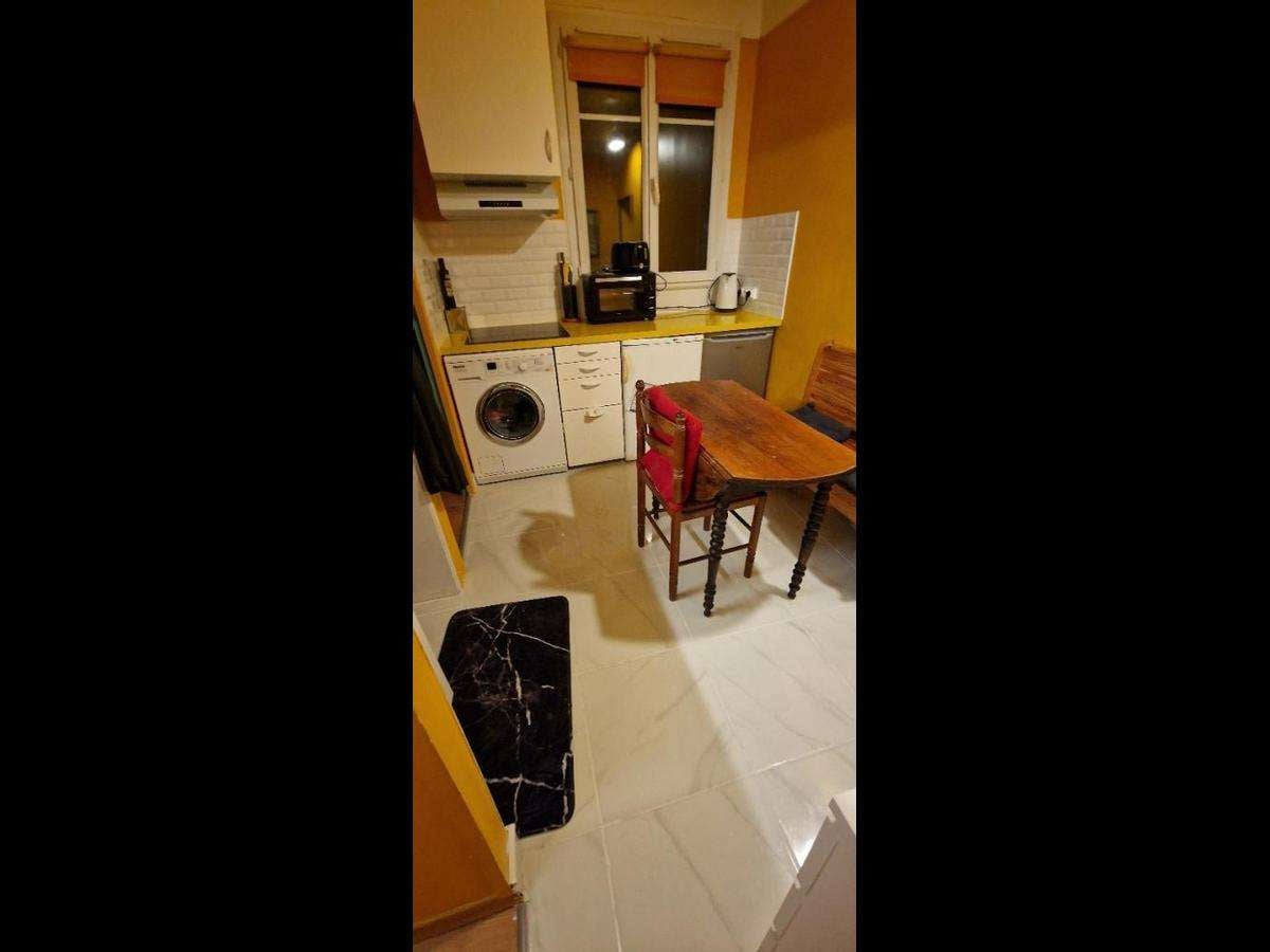 Colocation à Marseille : Appartement 4 pièces · 81 m² — Vieux-Port · Marseille (photo 3/6)