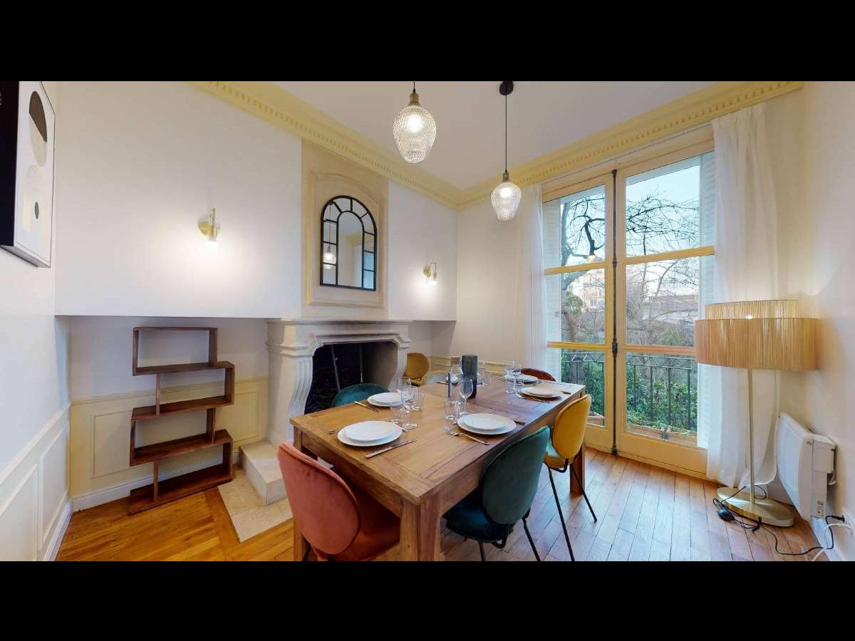 Colocation à Lyon : Chambre avec bureau · Lyon (78 m² le logement) (photo 2/6)