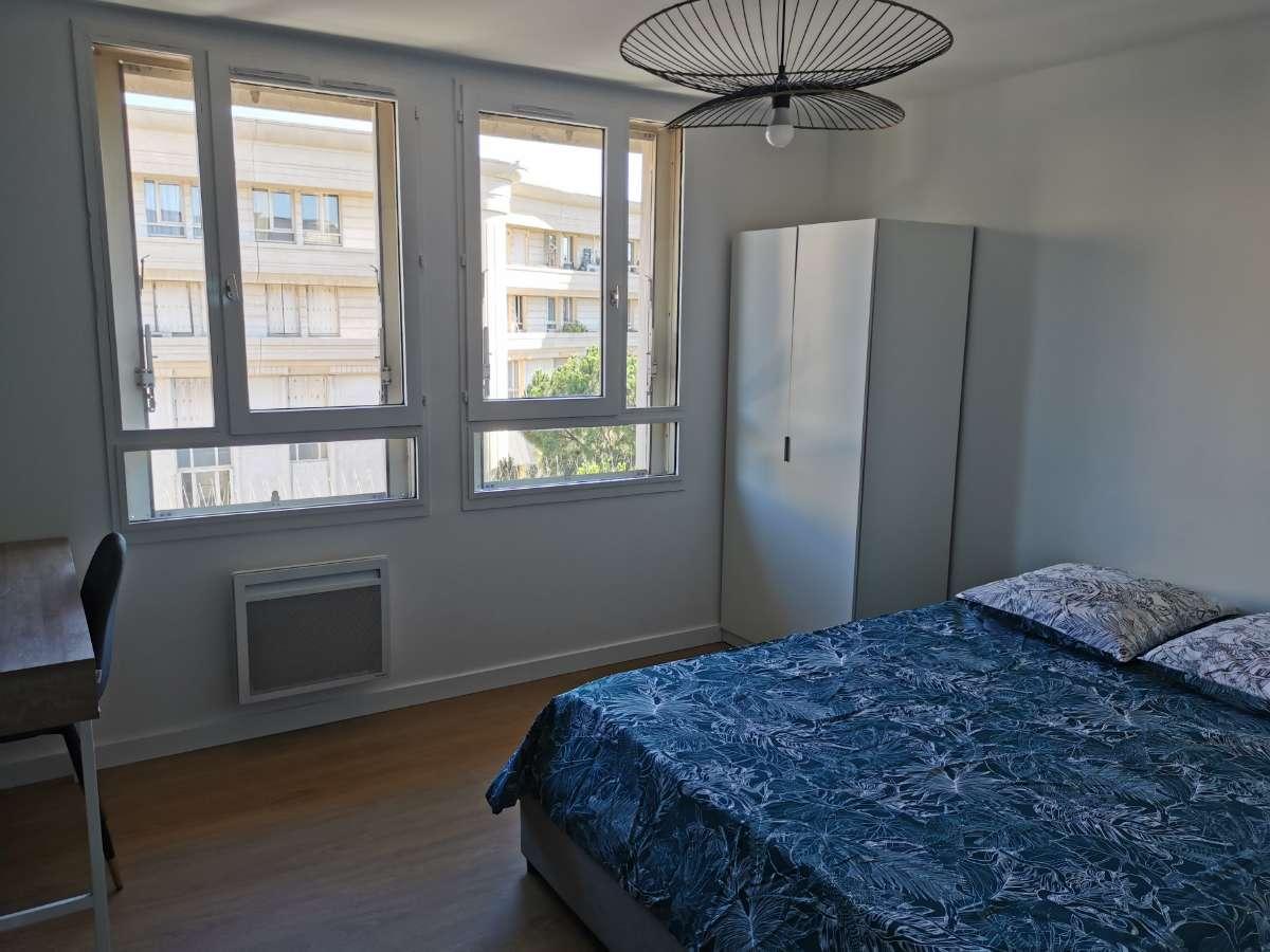 Colocation à Saint-Nazaire — Chambre lumineuse · Saint-Nazaire — 4 pièces au total