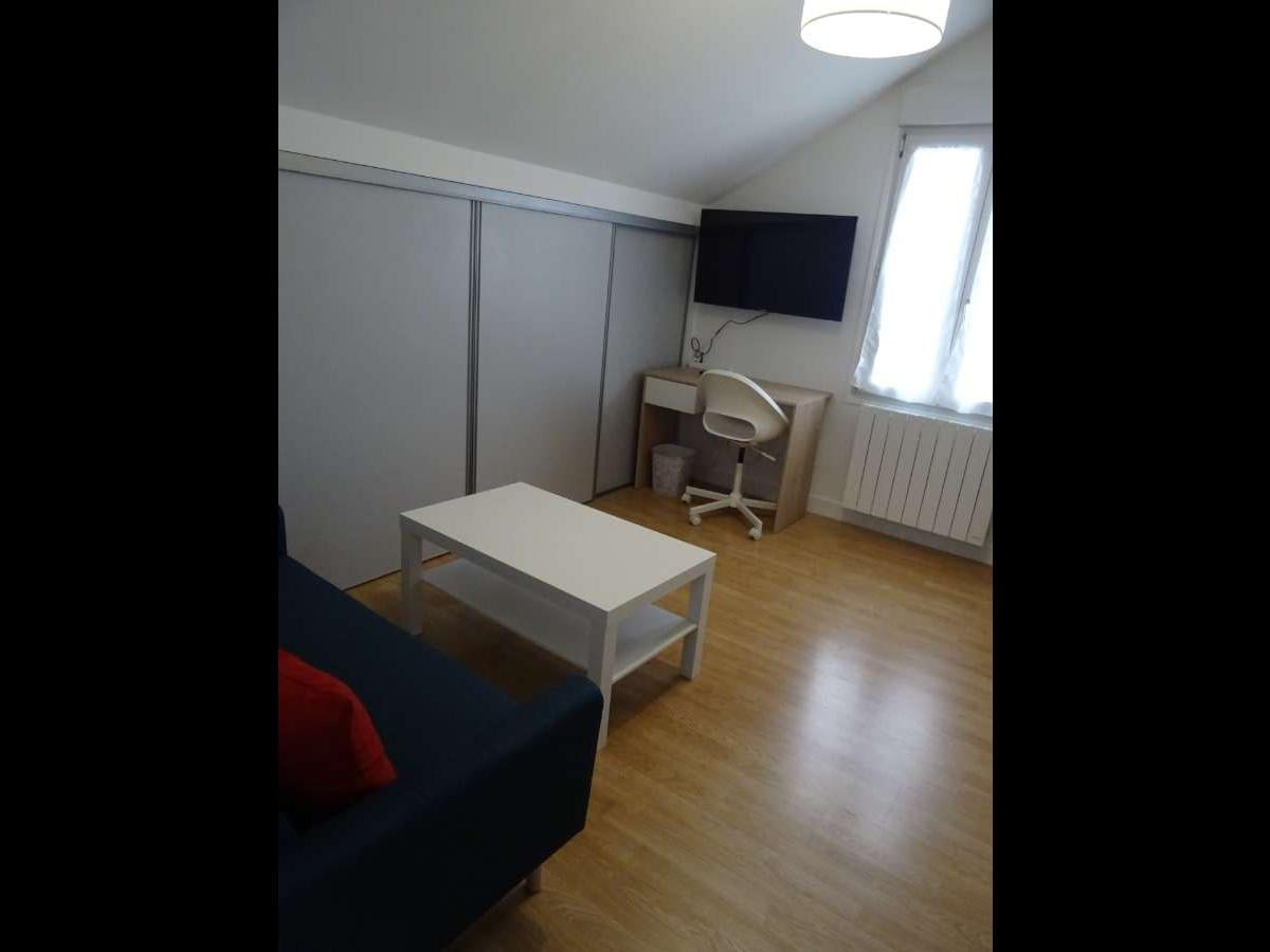Colocation à Nantes — 5 colocs / chambre dans appart 92 m² · Nantes Colocation à Nantes — 5 colocs / chambre dans appart 92 m² · Nantes