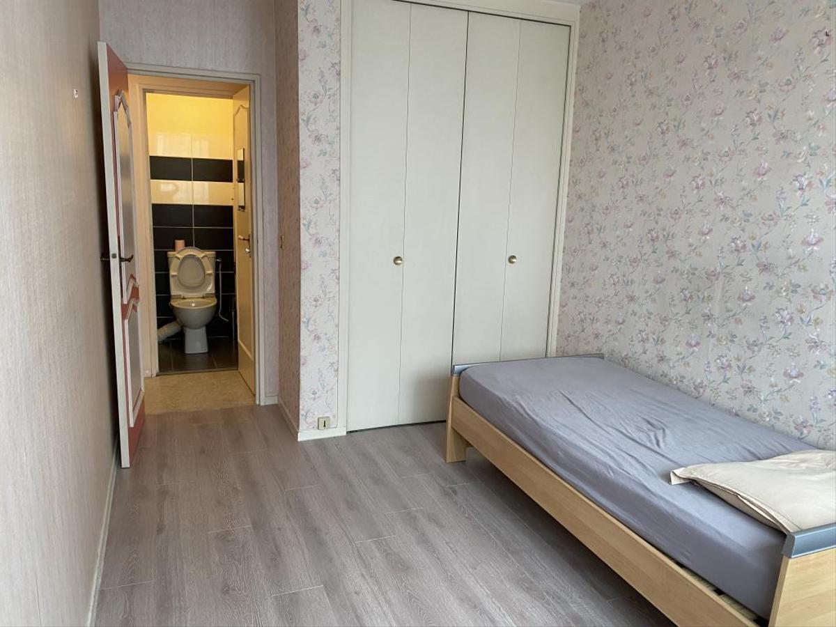 Colocation à Saint-Brieuc : Chambre lumineuse · Saint-Brieuc — 6 pièces au total (photo 4/6)