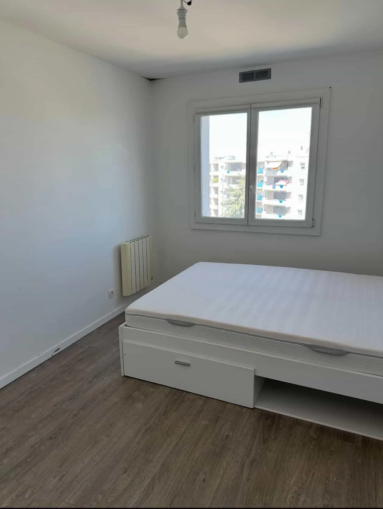 Colocation à Lyon — Colocation Lyon 8 Moulin à vent T4 90m² asap