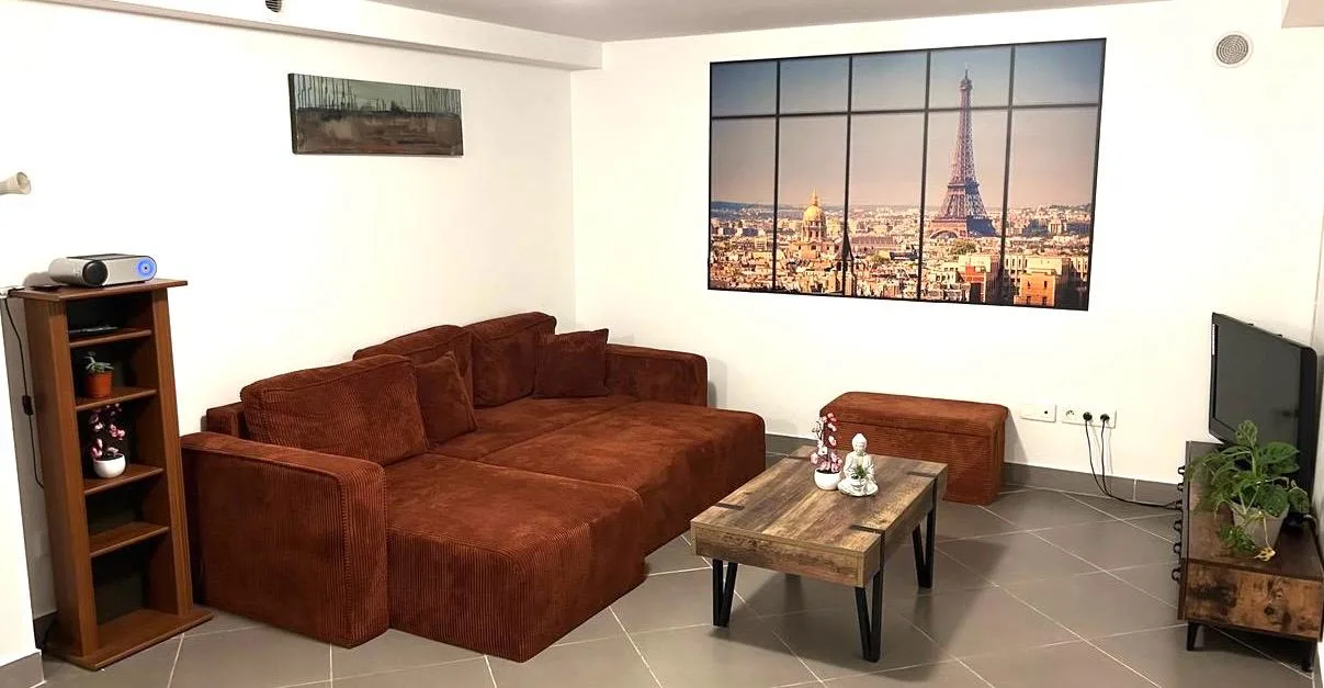 Colocation à Paris — Colocation de 120m2 à 200m du métro Colocation à Paris — Colocation de 120m2 à 200m du métro