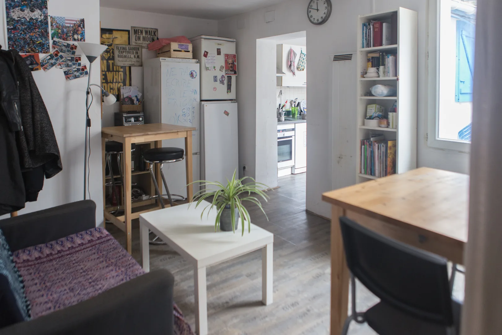 Colocation à Saint-Denis : Chambre avec salle de bain privative (photo 3/3)