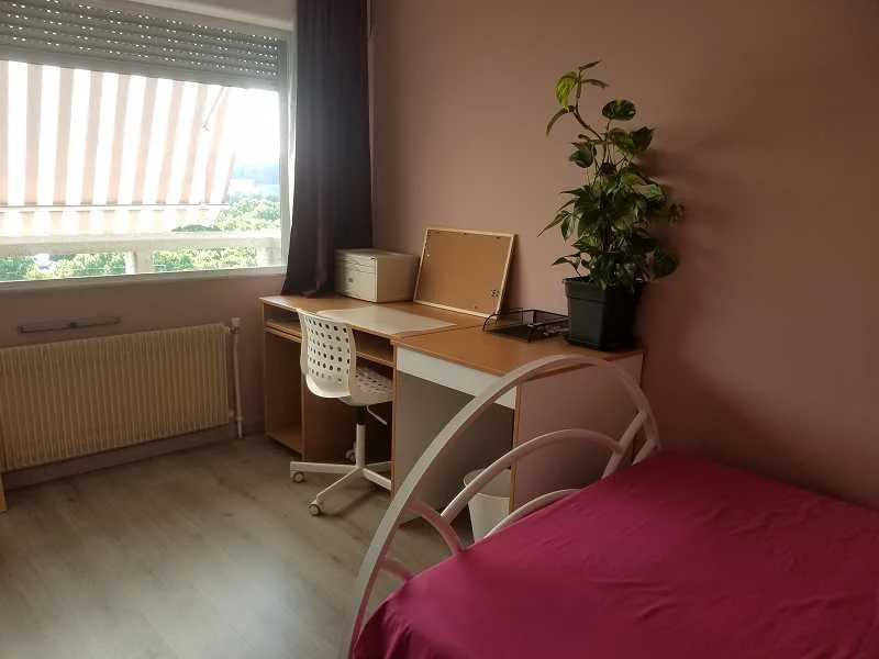 Colocation à Villeurbanne — À louer, chambres à côté du campus de la Doua