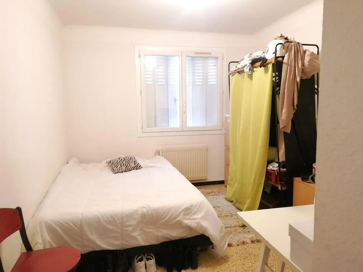 Colocation à Paris : Appartement trois pièces meublé (photo 2/5)
