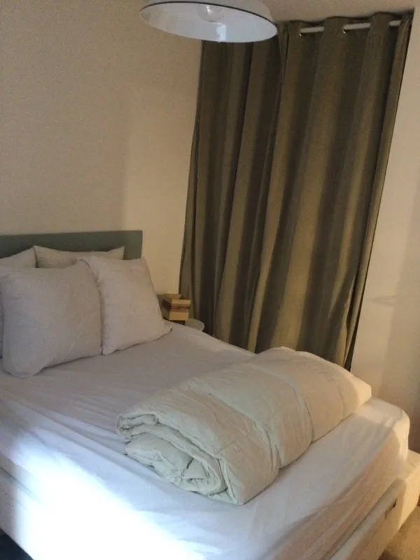 Colocation à Paris : Chambre dispo en coloc (photo 2/7)
