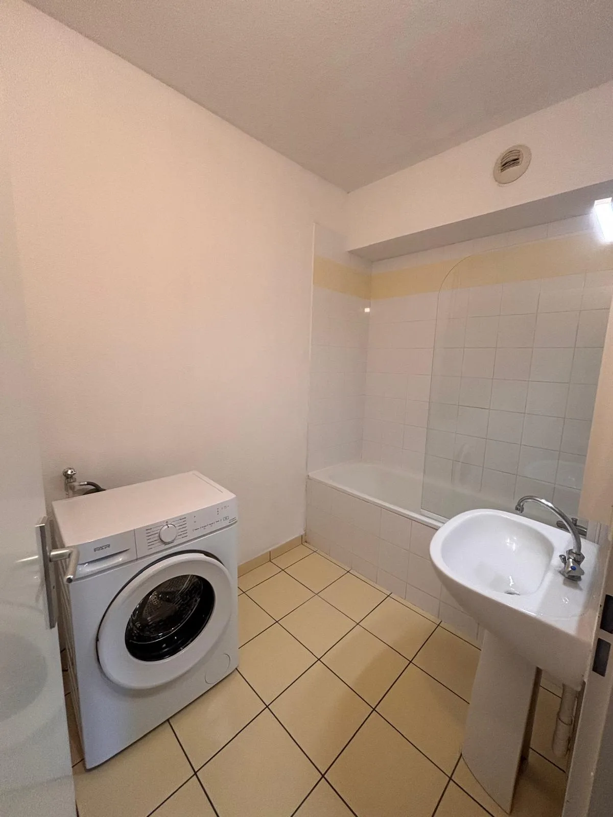 Colocation à Orléans : Location meublée appartement 3 pièces 62 (photo 3/6)